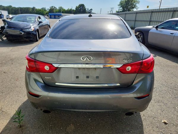 2015 INFINITI Q50