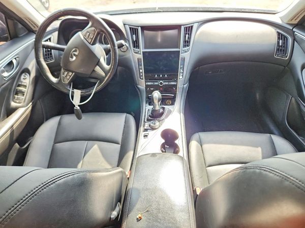 2015 INFINITI Q50