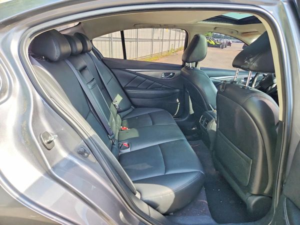 2015 INFINITI Q50