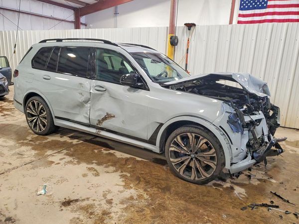 2025 BMW X7 M60i