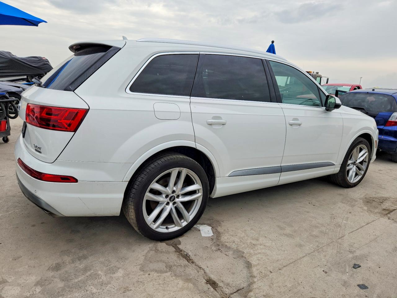 2017 AUDI Q7 quattro Prestige