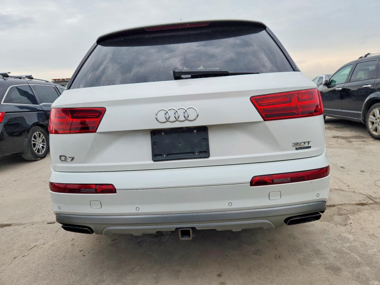 2017 AUDI Q7 quattro Prestige