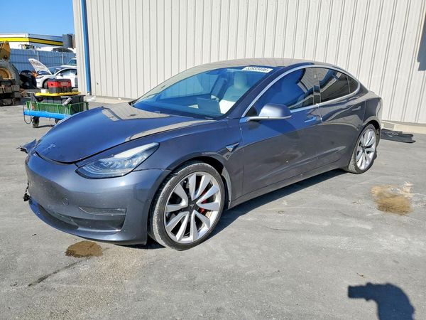 2018 TESLA MODEL 3