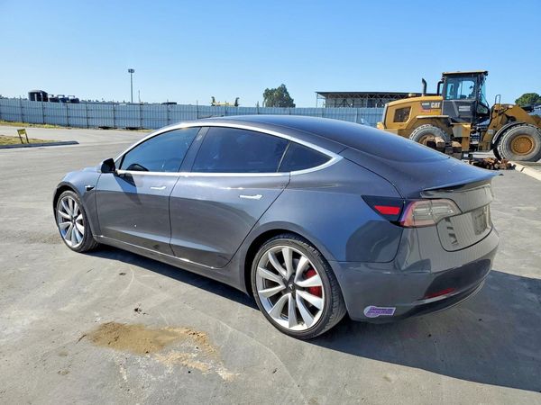2018 TESLA MODEL 3