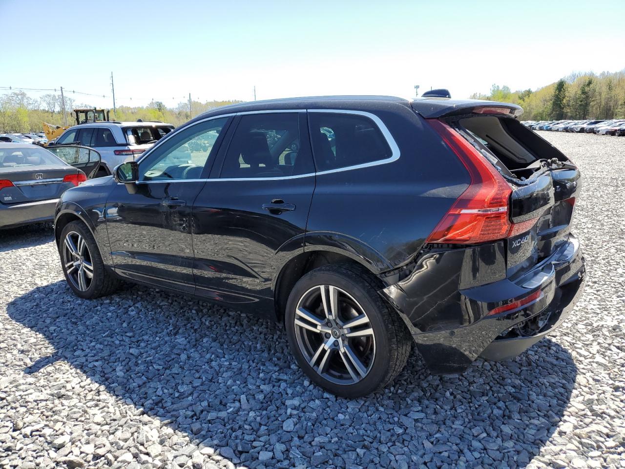 2018 VOLVO XC60 Momentum