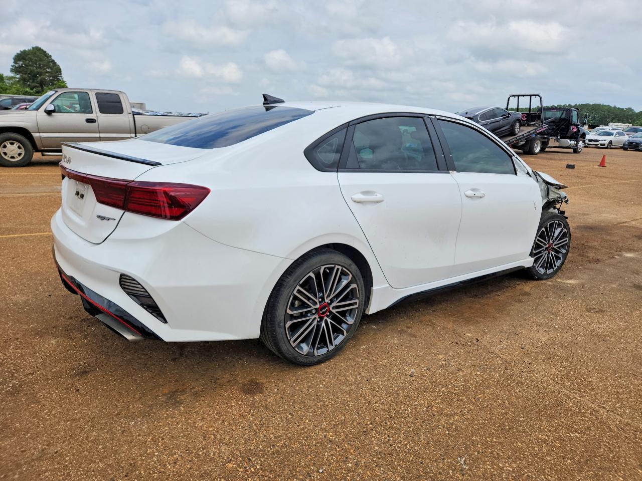2024 KIA FORTE GT
