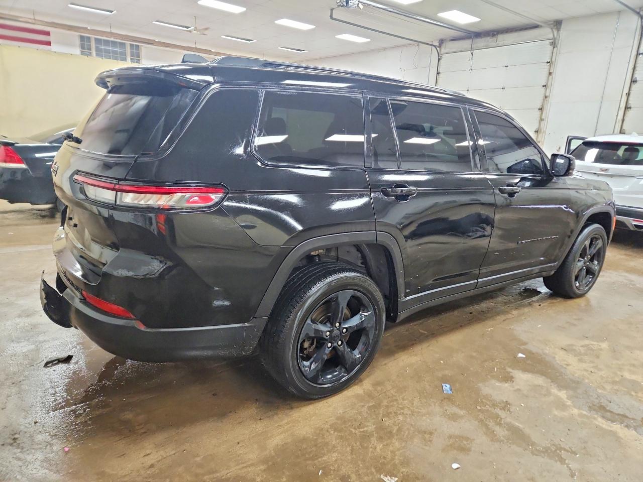 2022 JEEP GRAND CHEROKEE L LAREDO 4X4