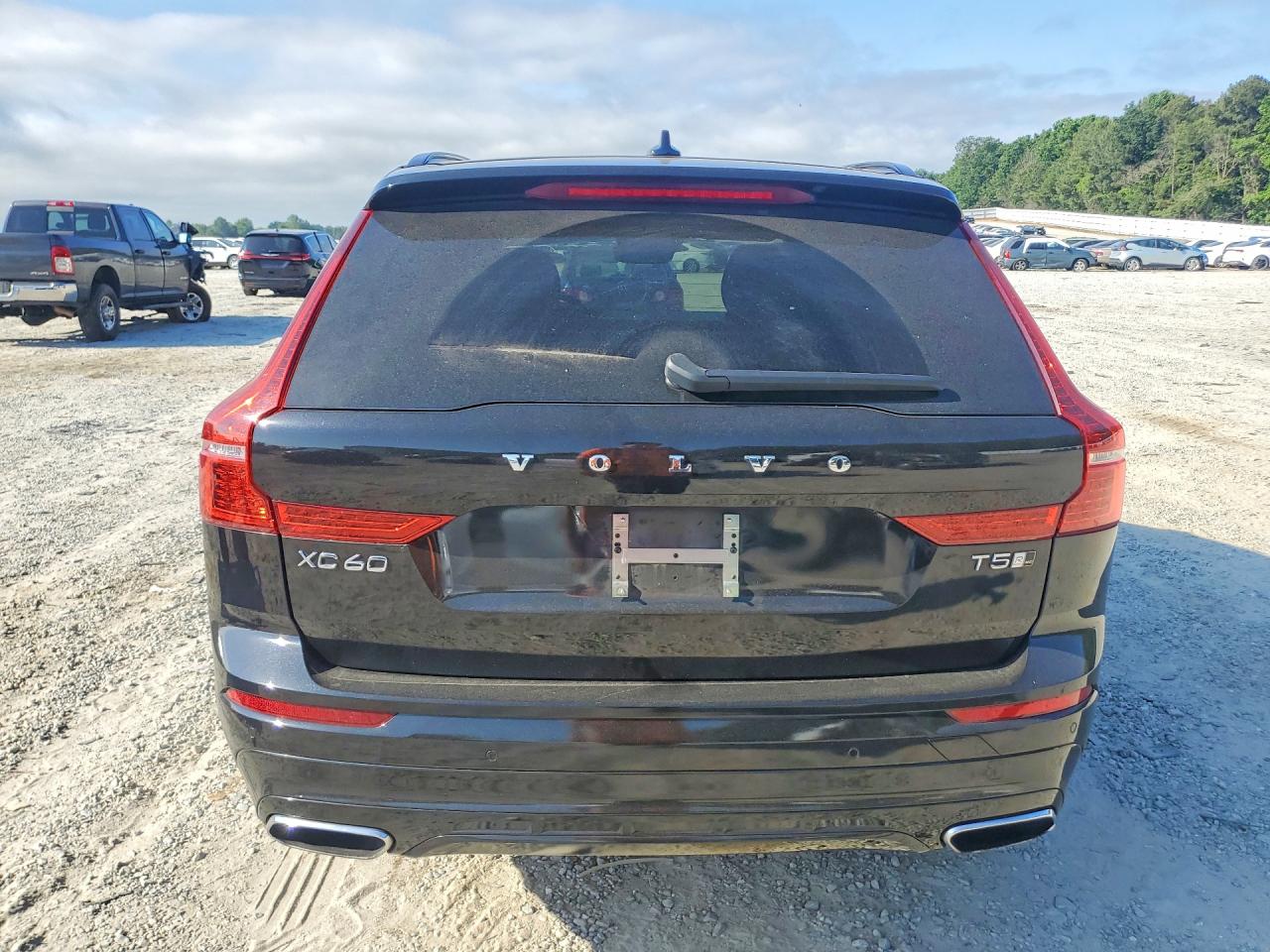 2020 VOLVO XC60 R-Design