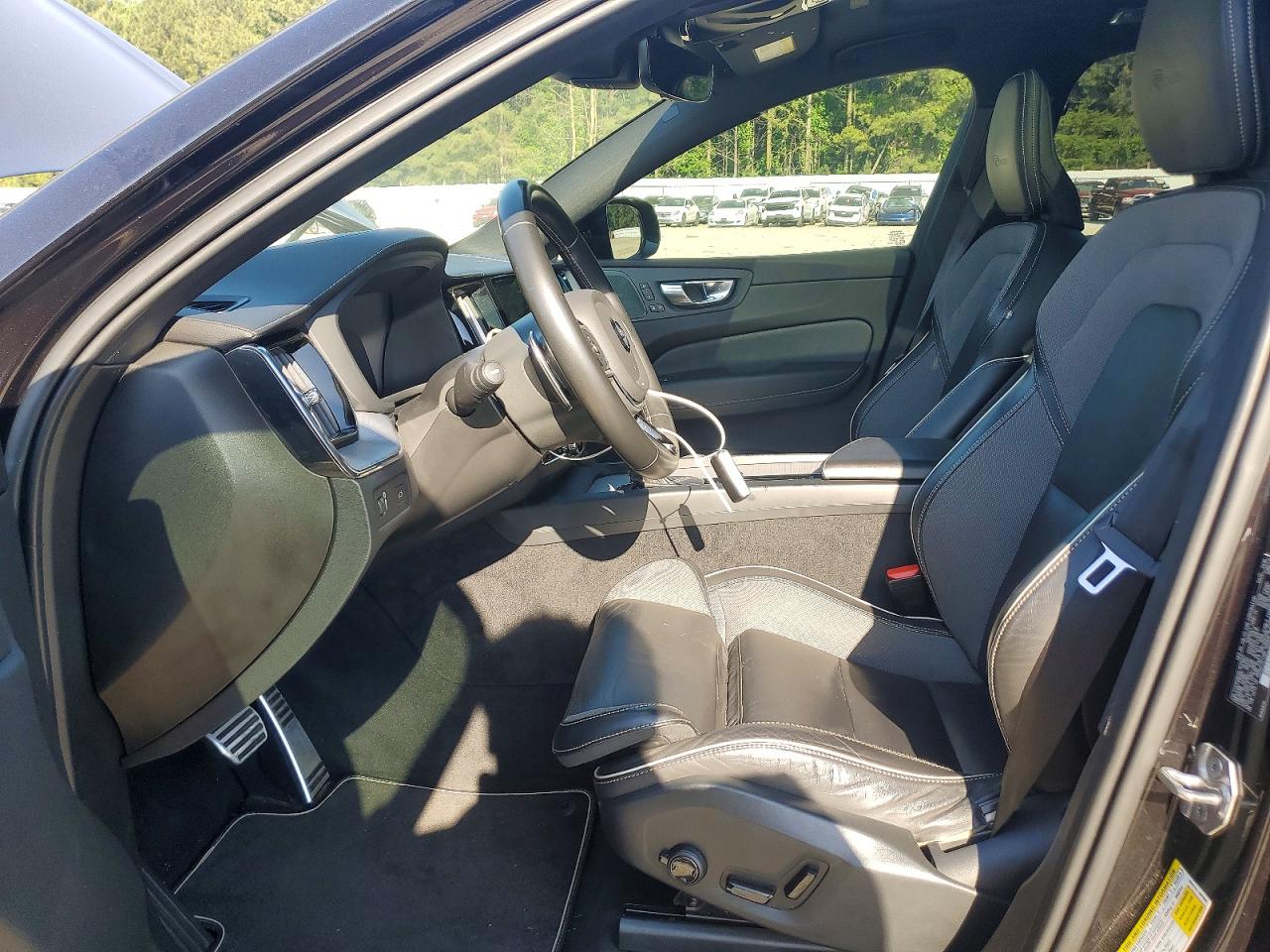 2020 VOLVO XC60 R-Design