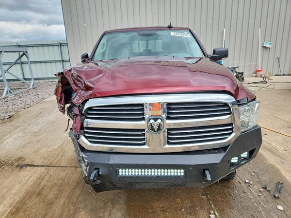 2017 RAM 1500 SLT CREW CAB 4X4
