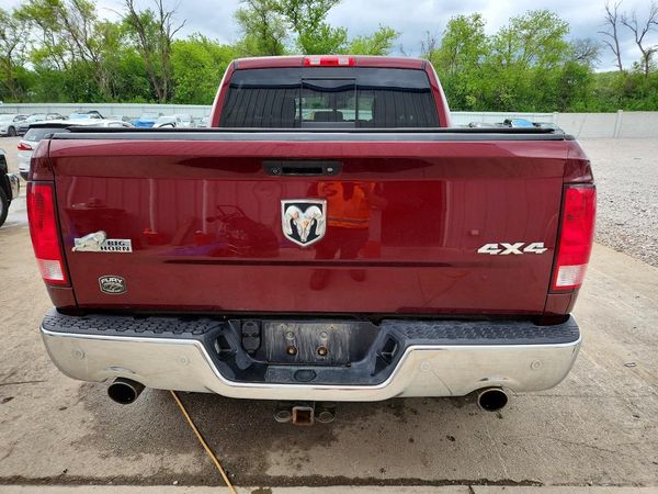 2017 RAM 1500 SLT CREW CAB 4X4