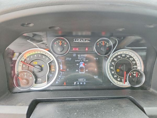 2017 RAM 1500 SLT CREW CAB 4X4