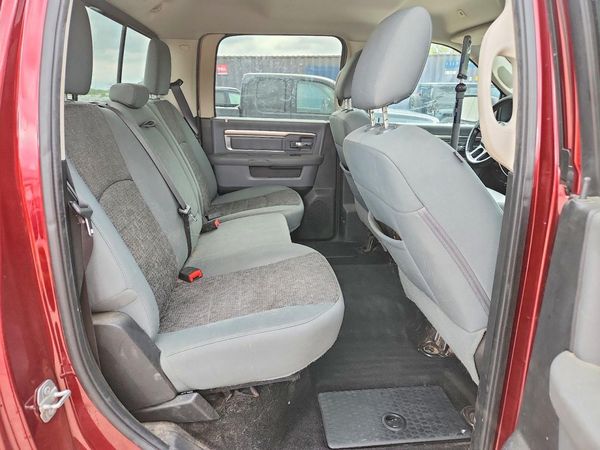 2017 RAM 1500 SLT CREW CAB 4X4