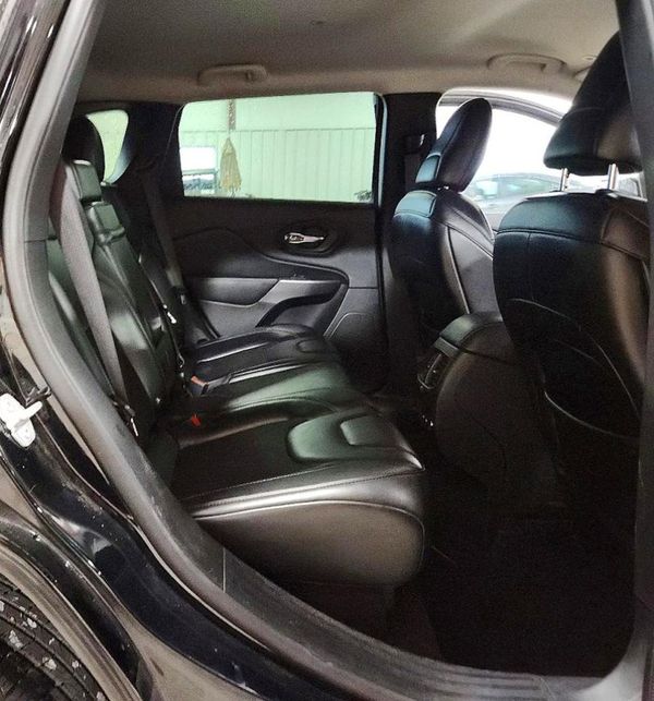 2019 JEEP CHEROKEE LATITUDE PLUS FWD