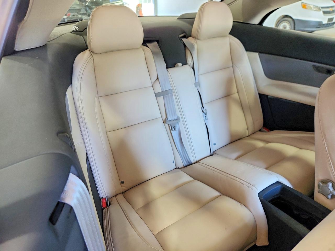 2011 VOLVO C70