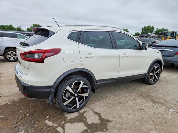 2022 NISSAN ROGUE SPORT SL