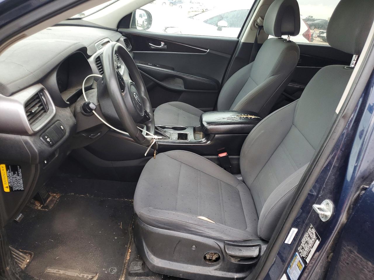 2016 KIA SORENTO L / LX