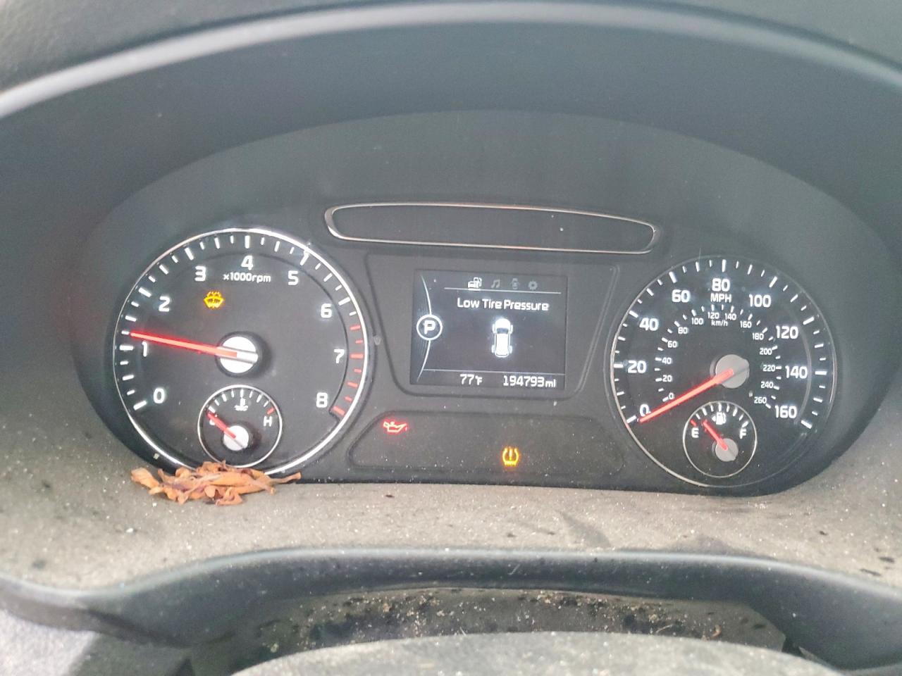 2016 KIA SORENTO L / LX
