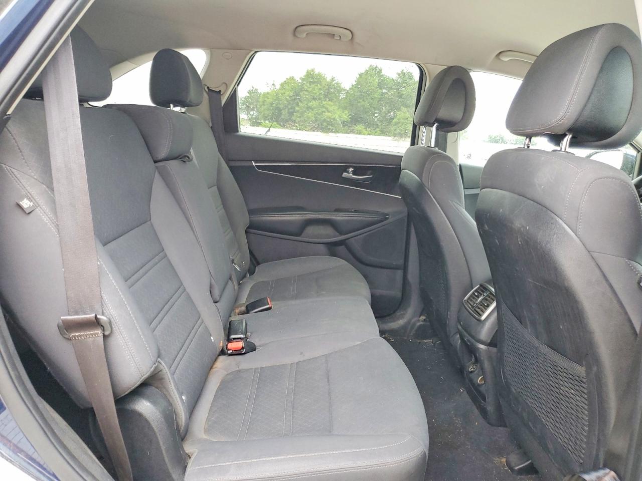 2016 KIA SORENTO L / LX