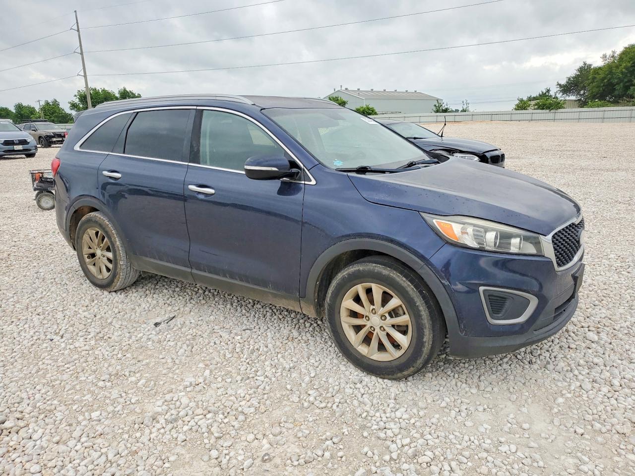 2016 KIA SORENTO L / LX