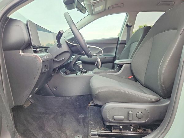2024 HYUNDAI KONA SE