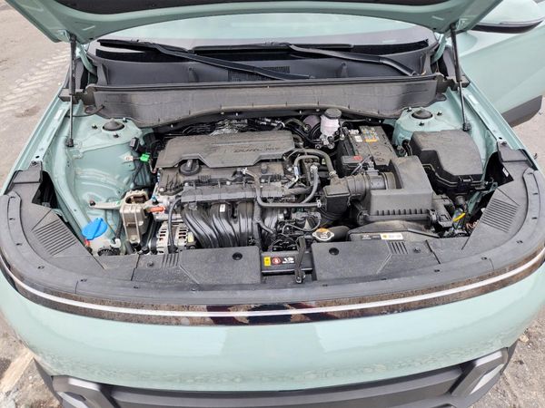 2024 HYUNDAI KONA SE