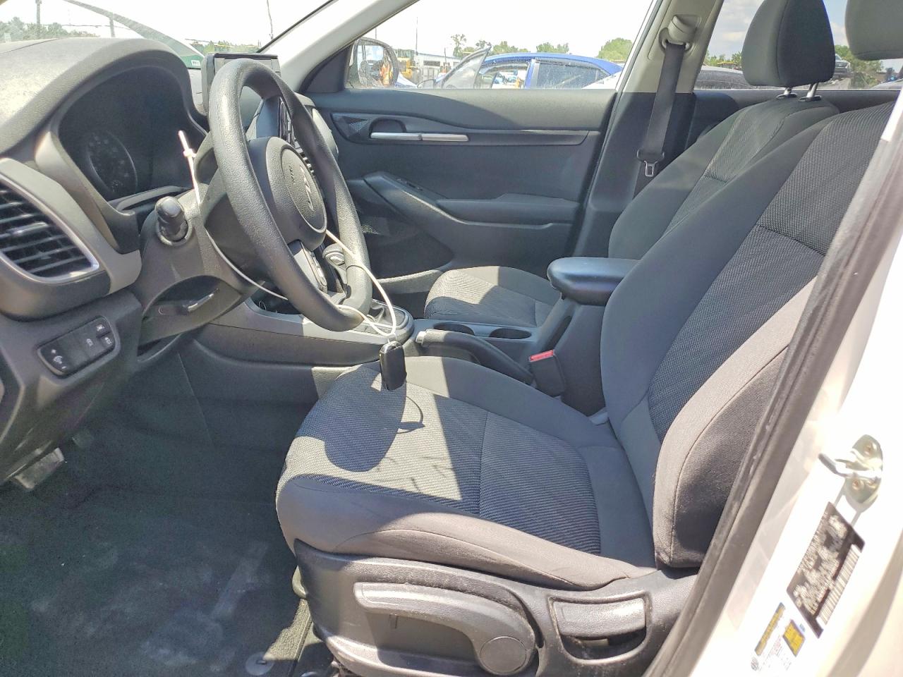 2023 KIA SELTOS LX