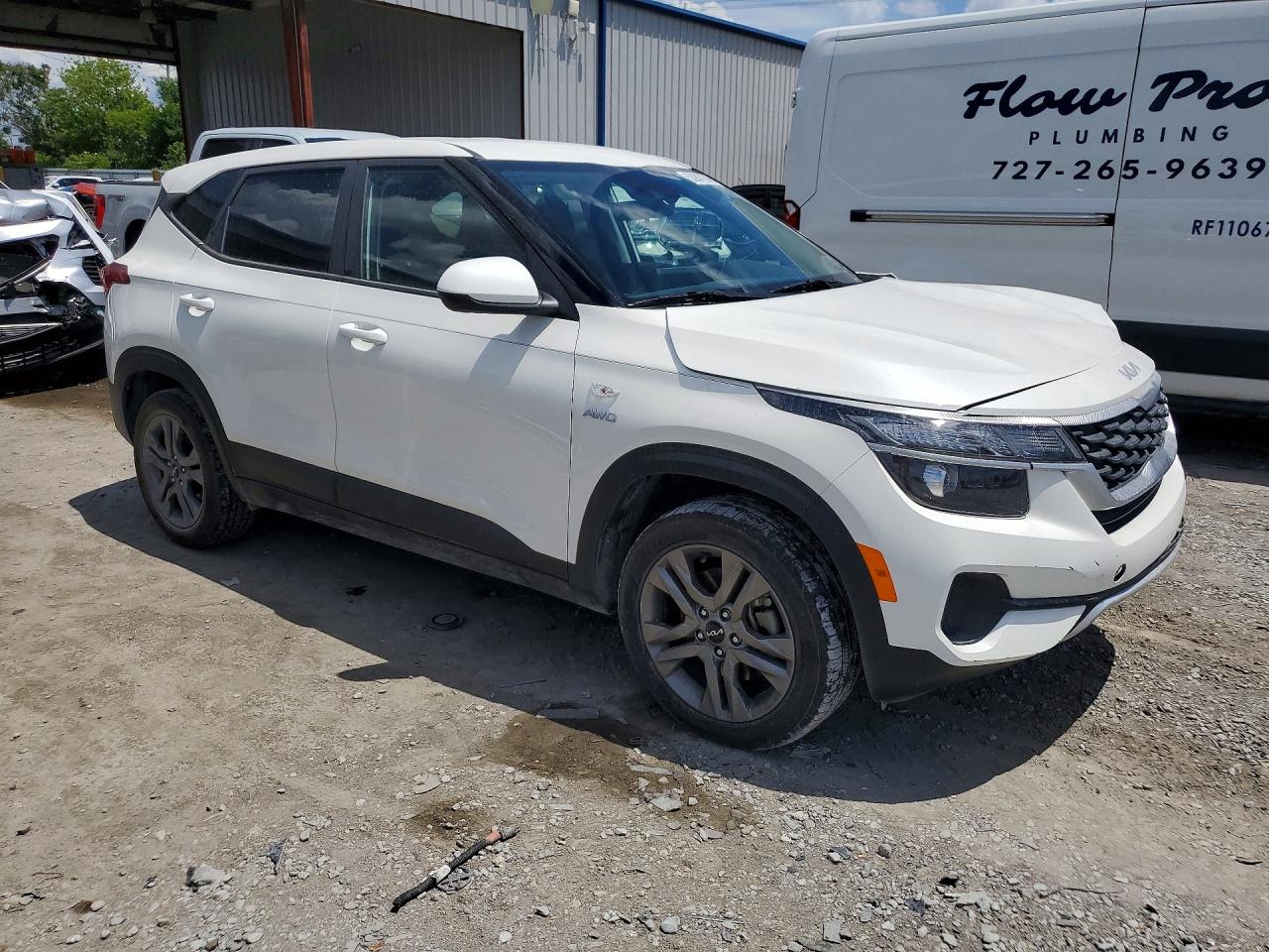 2023 KIA SELTOS LX