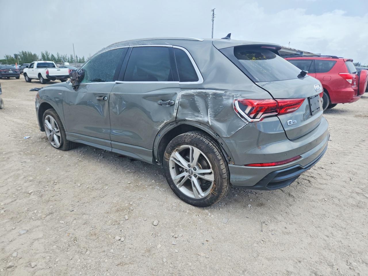 2020 AUDI Q3 S Line quattro Premium