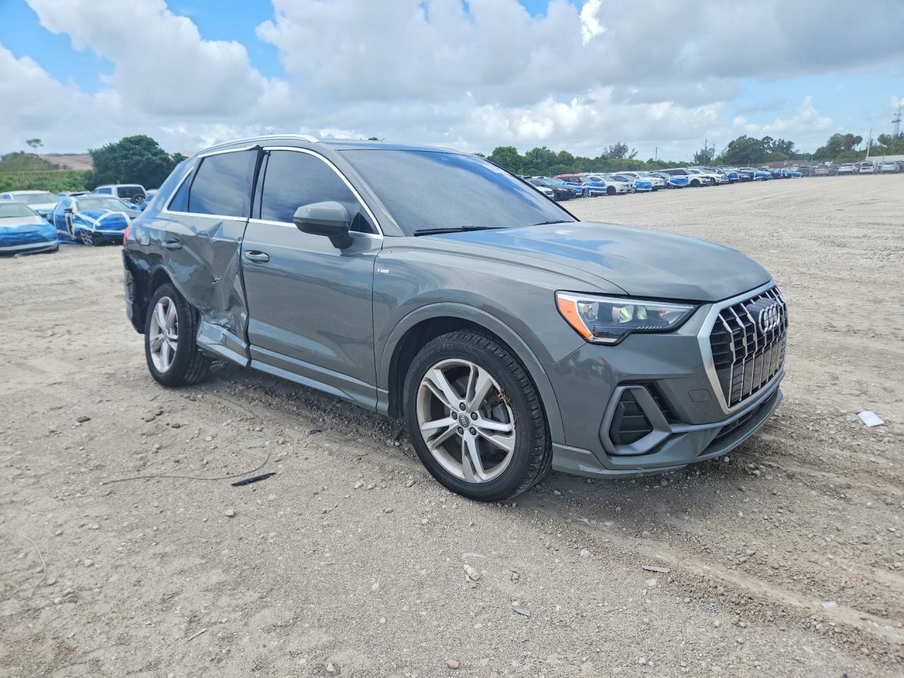 2020 AUDI Q3 S Line quattro Premium