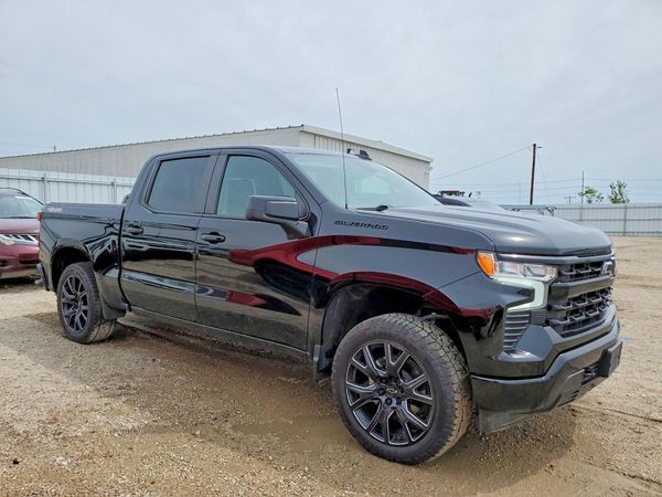 2023 CHEVROLET SILVERADO RST — Passenger 3/4