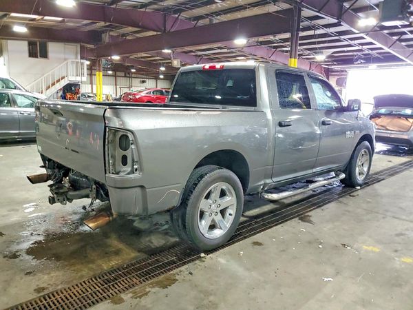 2013 RAM 1500 ST CREW CAB 4X4