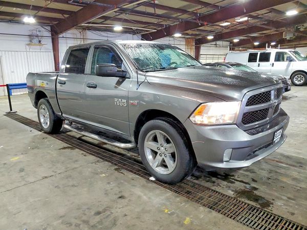 2013 RAM 1500 ST CREW CAB 4X4