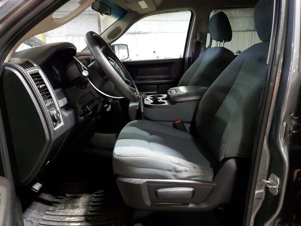 2013 RAM 1500 ST CREW CAB 4X4