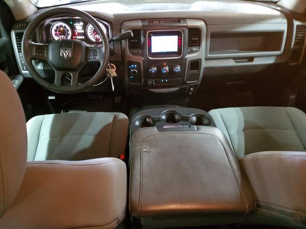 2013 RAM 1500 ST CREW CAB 4X4