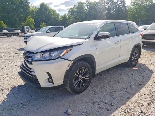 2018 TOYOTA HIGHLANDER LE/LE Plus