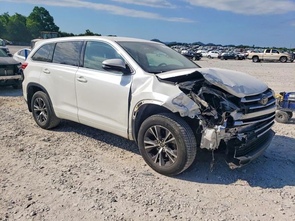 2018 TOYOTA HIGHLANDER LE/LE Plus