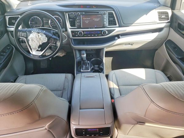 2018 TOYOTA HIGHLANDER LE/LE Plus