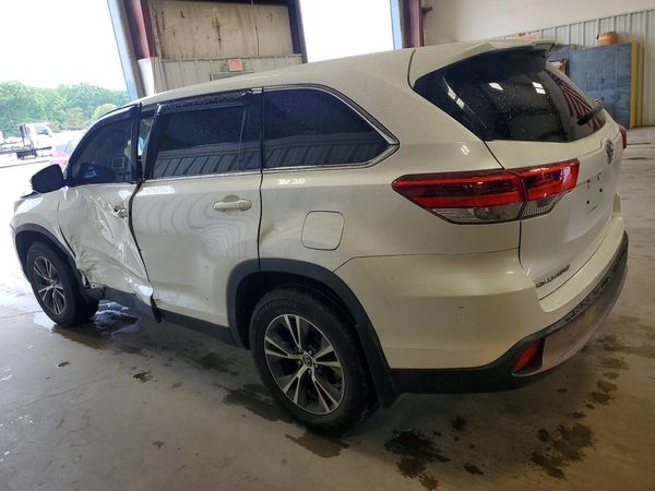 2019 TOYOTA HIGHLANDER LE/LE Plus