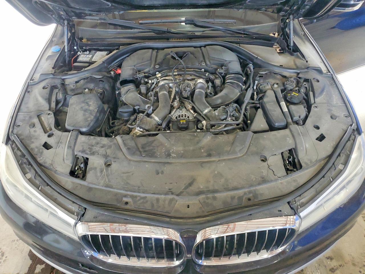 2016 BMW 750