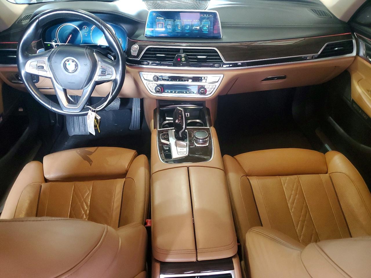 2016 BMW 750