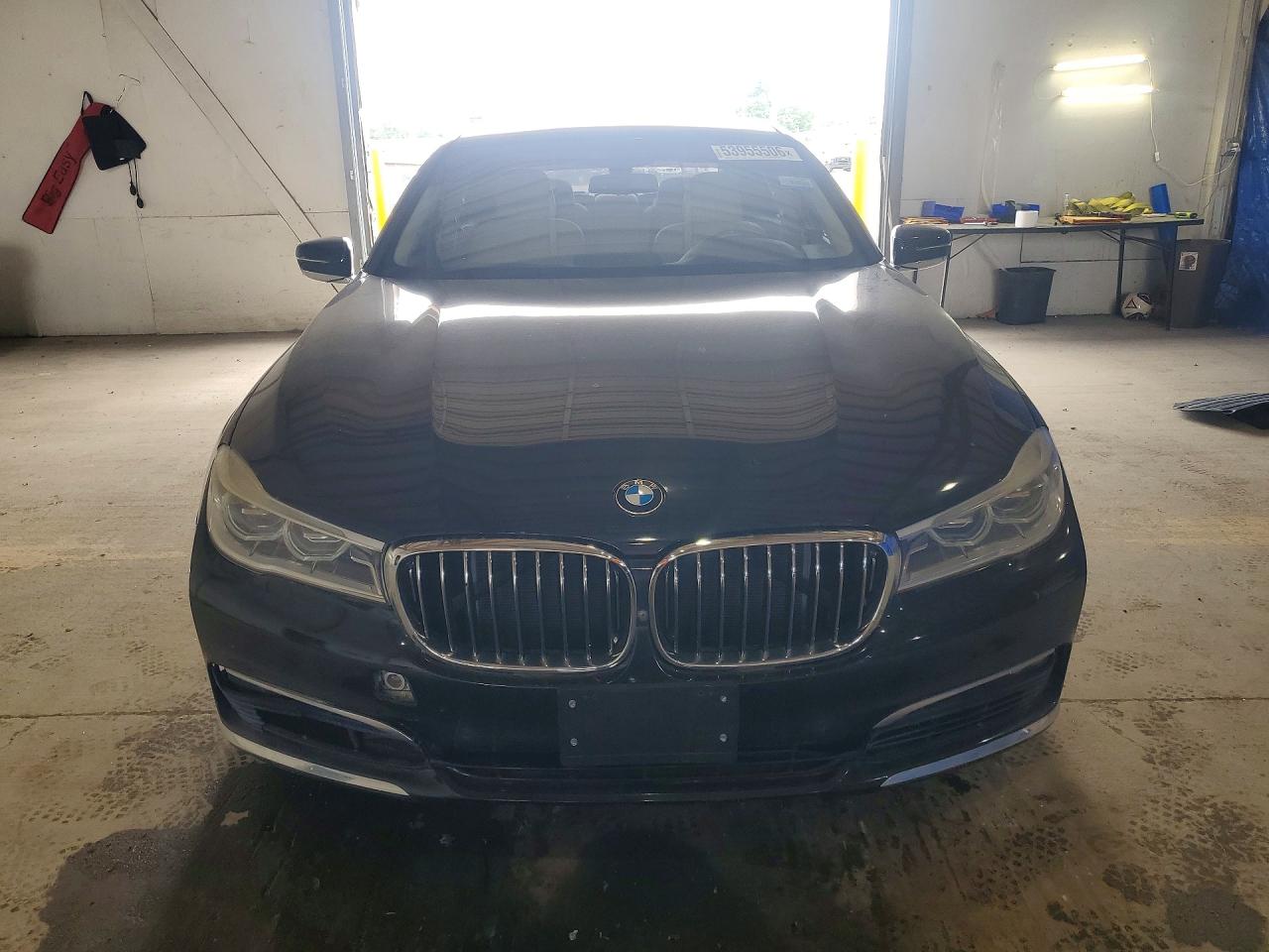 2016 BMW 750