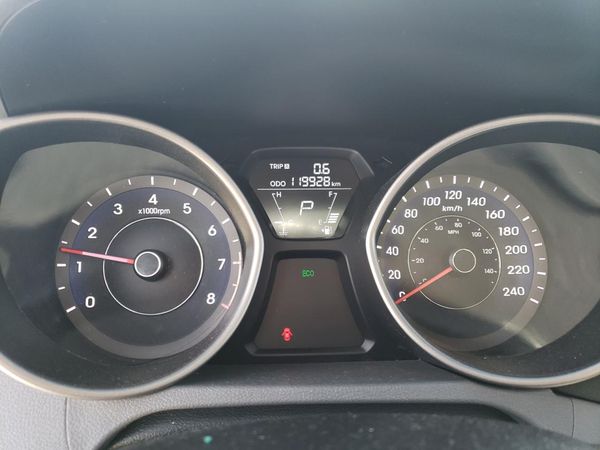2013 HYUNDAI ELANTRA