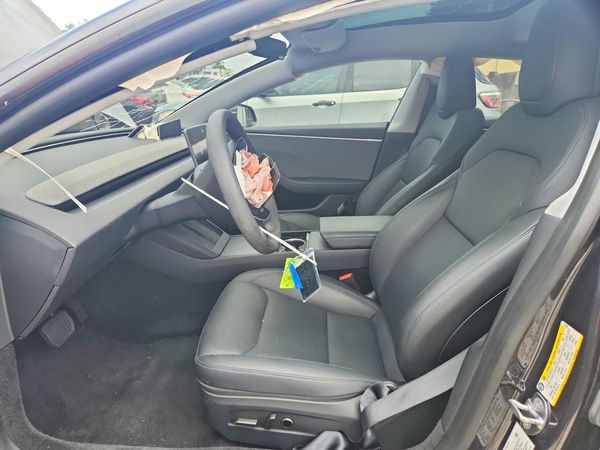 2025 TESLA MODEL 3