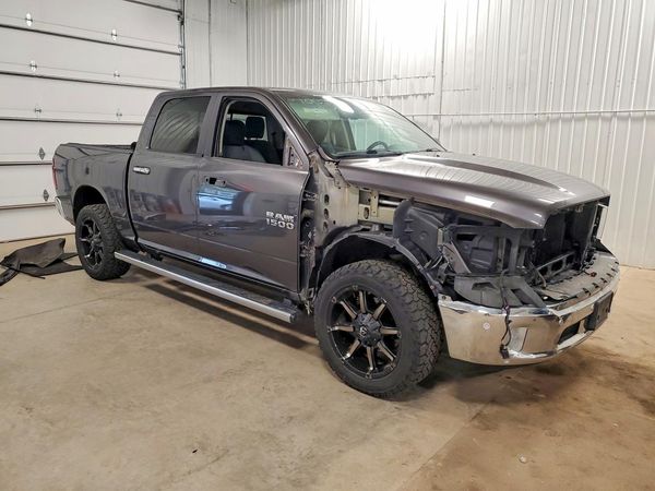2018 RAM 1500 SLT