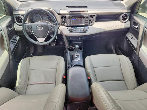2017 TOYOTA RAV4 XLE