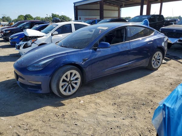 2022 TESLA MODEL 3 — Front 3/4