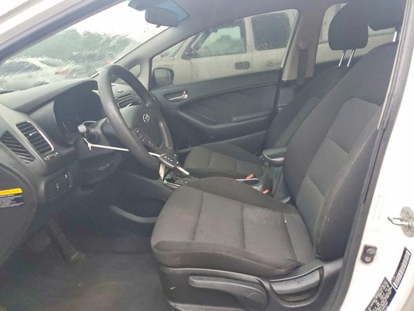 2017 KIA FORTE LX Base