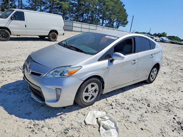 2013 TOYOTA PRIUS