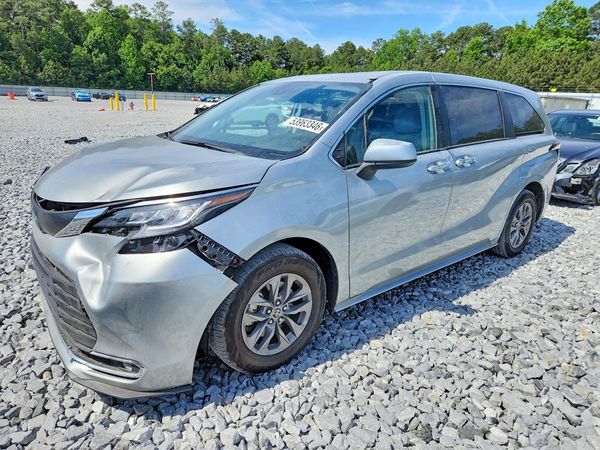 2021 TOYOTA SIENNA